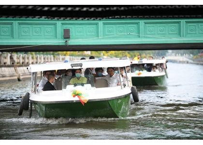 2020–11-26 曼谷市长视察电动客船试运行